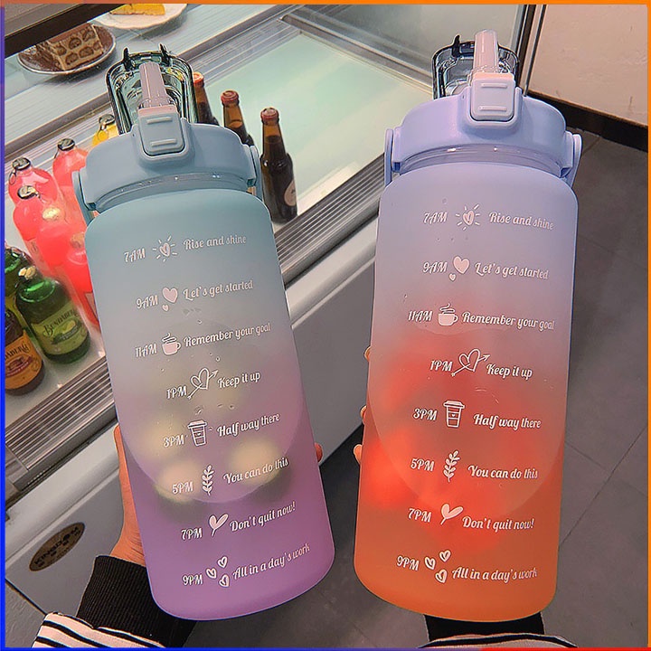 bình nước cute 2L có ống hút, vạch chia nhắc giờ