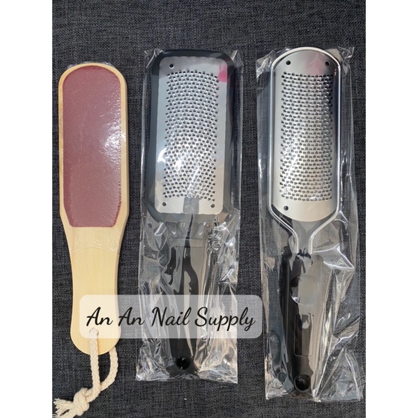 Cây chà gót chân các loại inox , chà mịn cán gỗ, Kem mềm da dụng cụ chà gót