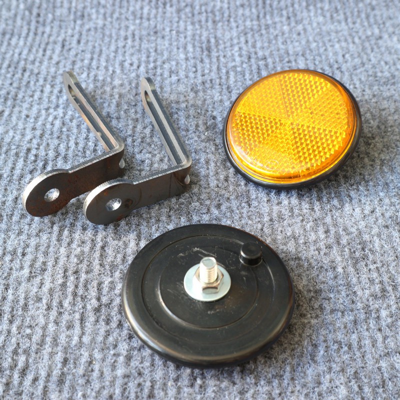 MẮT MÈO BÁT CONG THÍCH HỢP GẮN VÈ SAU , BIỂN SỐ