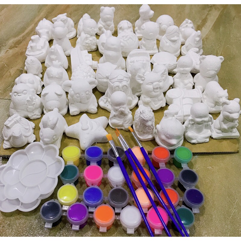 50 tượng tô màu 4-5cm + 4 vỉ màu + 4 cọ + 2 khay _ Dikids shop