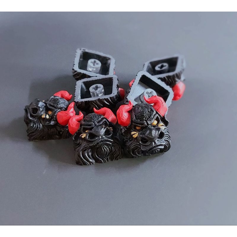 Keycap resin bò bull clone tone đỏ đen trang trí bàn phím cơ gaming
