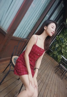 Váy hai dây caro đỏ