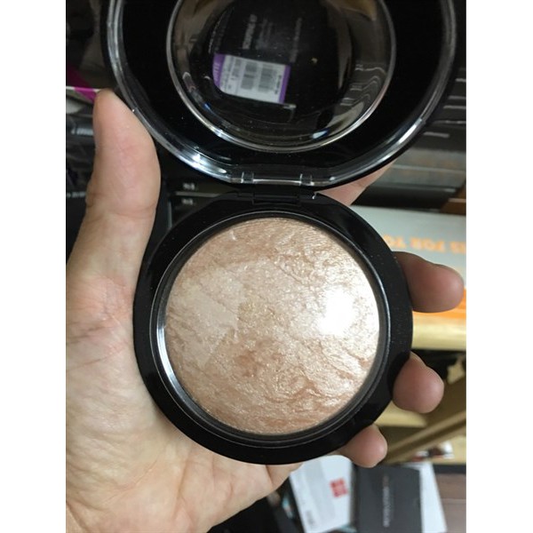 Phấn tạo khối, highlight bắt sáng MAC