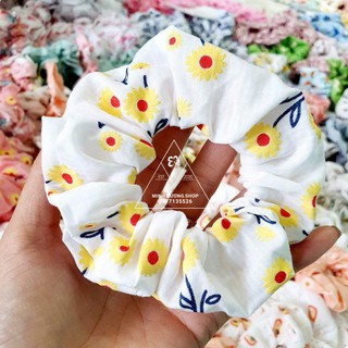 Dây Buộc Tóc Scrunchies Hoa Cúc