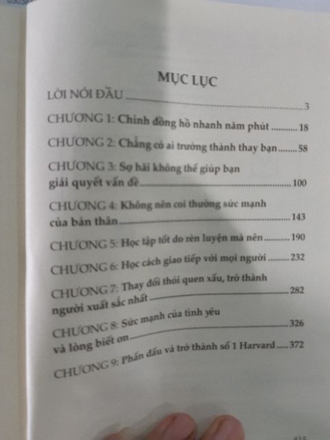 Sách mới - Khi bạn đang mơ thì người khác đang nỗ lực