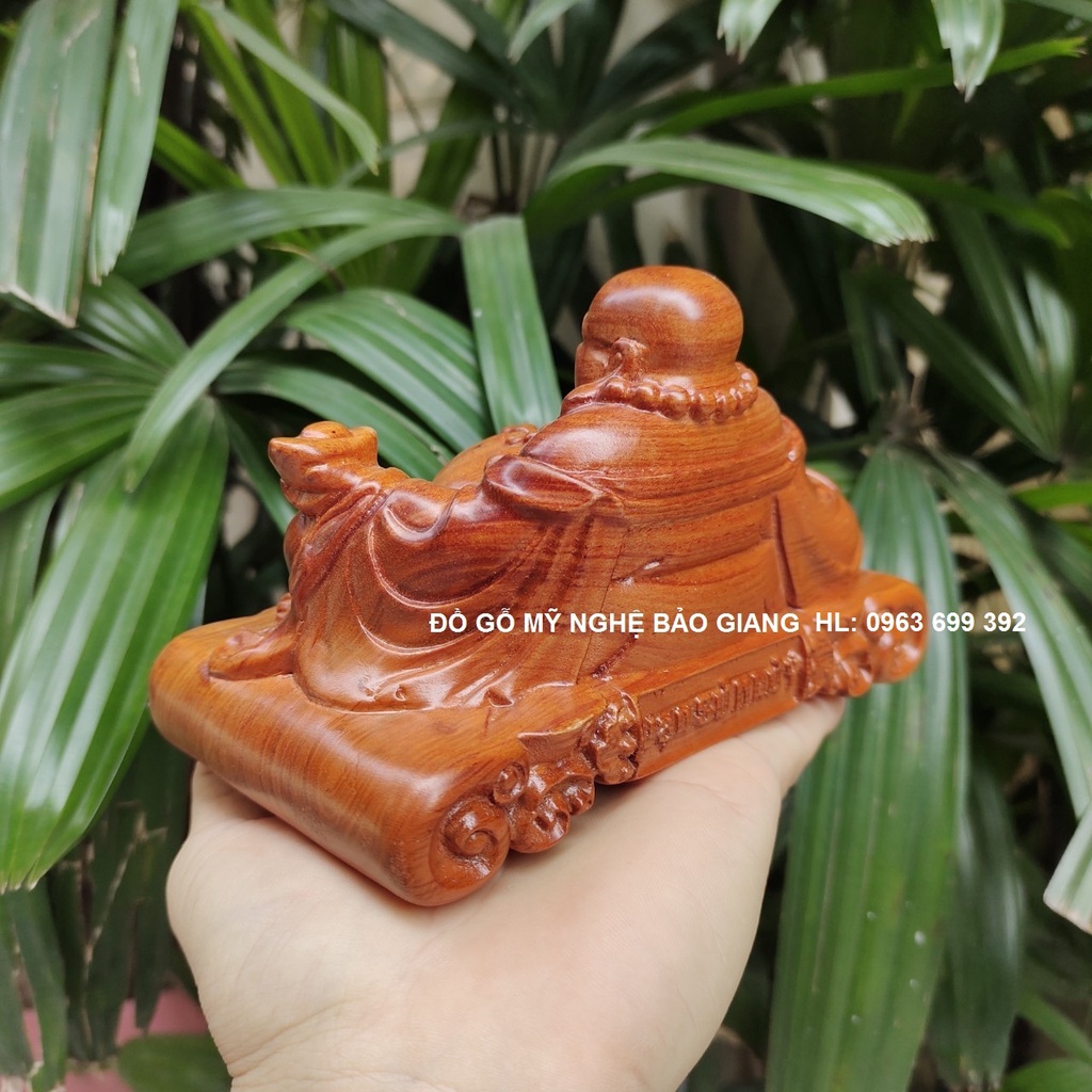 Tượng phật di lặc để ô tô gỗ hương