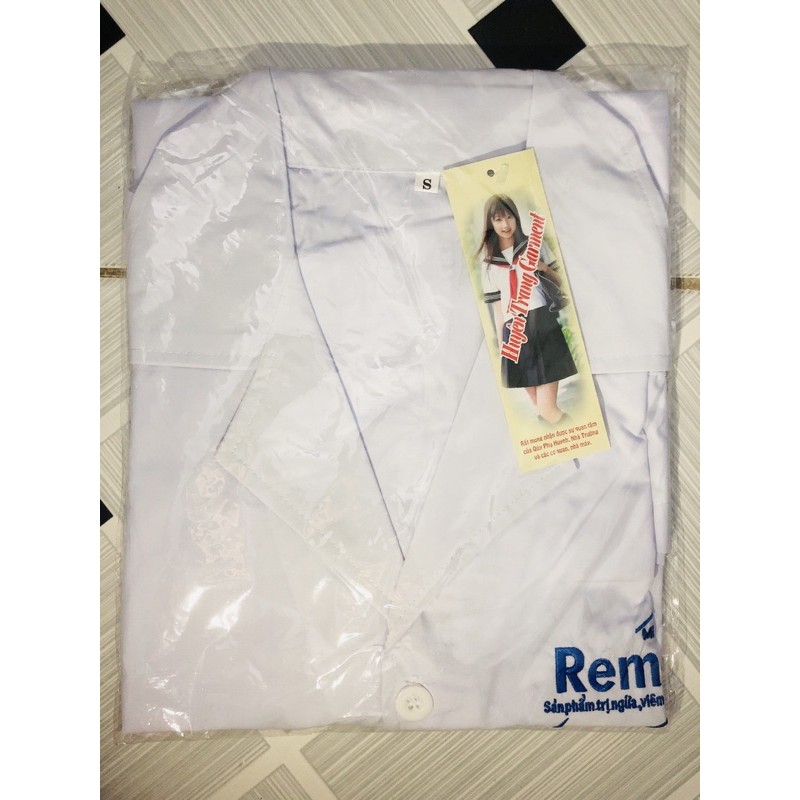 ÁO BLOUSE( BLU) TRẮNG NGẮN TAY DÙNG TRONG Y TẾ CHO NAM NỮ | BigBuy360 - bigbuy360.vn