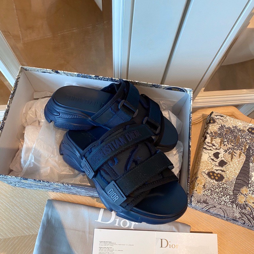 No BOX - Vải Trượt Kỹ Thuật Màu Đen In Họa Tiết Rằn Ri