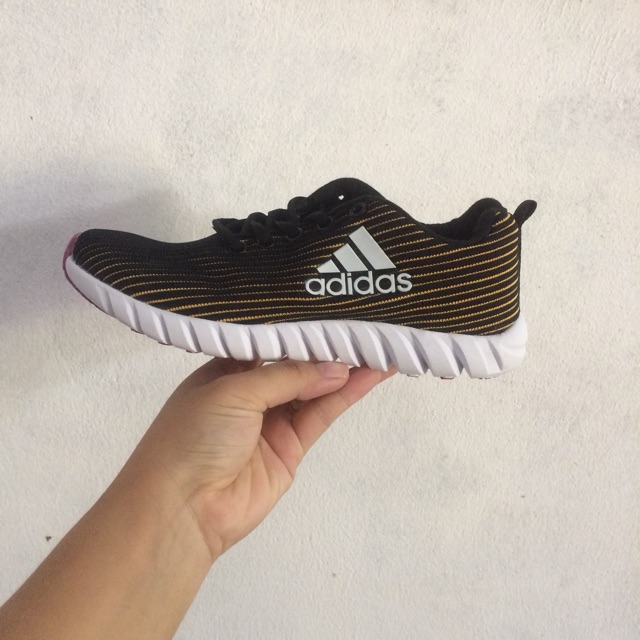 Giày nữ adidas