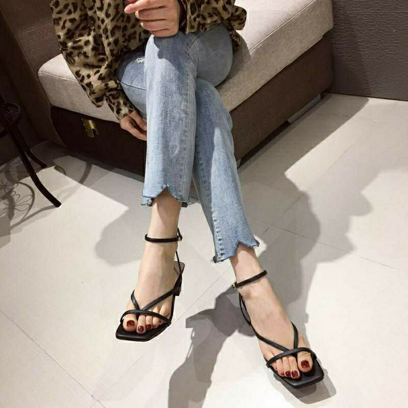 giày sandal dây mảnh size lớn 40 41 42 43 44 mũi vuông đế vuông 5 phân bigsize ngoại cỡ