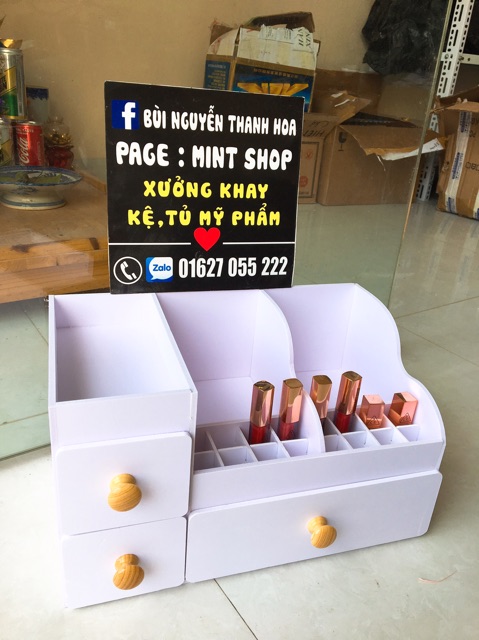 Kệ mỹ phẩm max trắng đặc biệt 35cm 16 ô son núm gỗ sáng