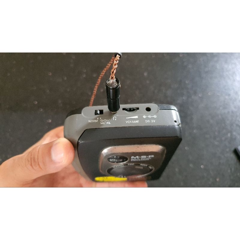 Cassette cầm tay Aiwa HS-G252