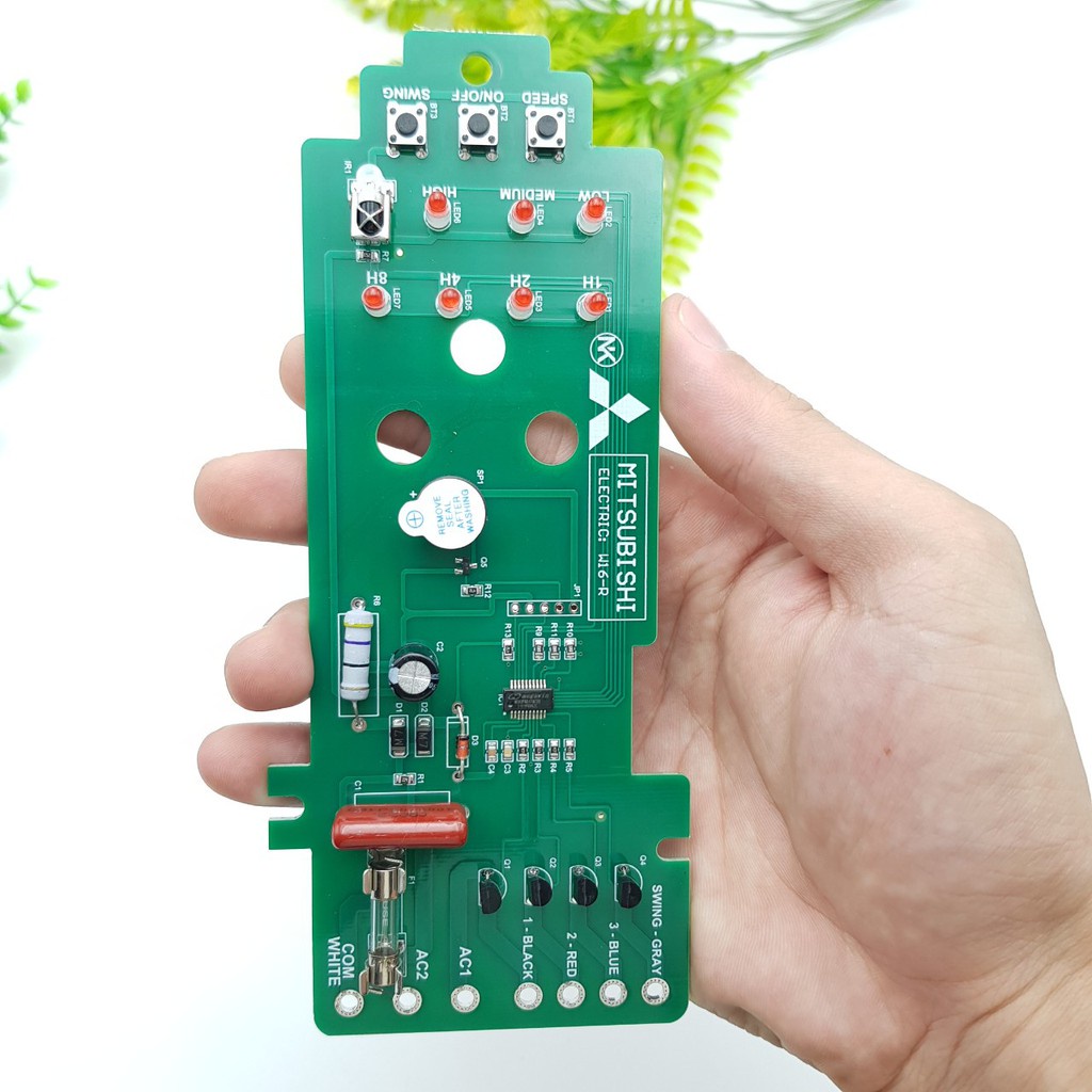 Mạch quạt đứng Mitsubishi LV16 và quạt treo tường W16.