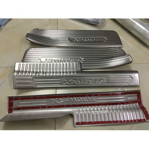 Xpander, ốp bậc Xpander 2019 ( 8 chi tiết ) mẫu inox