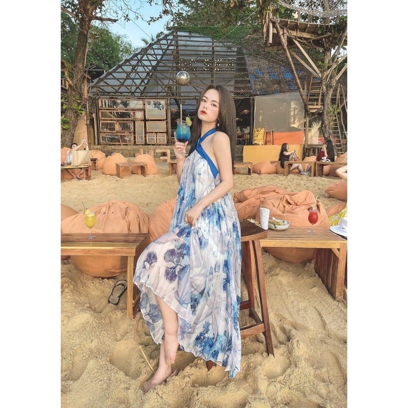 Đầm maxi hoa xanh cổ yếm dáng dài chất voan dập ly sang chảnh