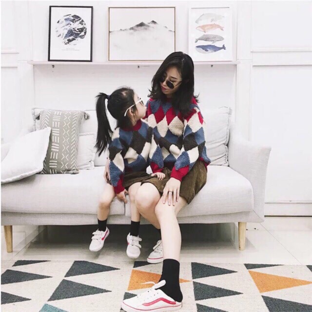 Áo len kẻ cho bé và gia đình. Mẫu xinh phù hợp cho cả trai và gái.