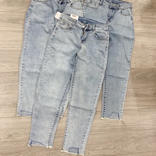 Quần bò nữ rách gấu trẻ trung cá tính QB139