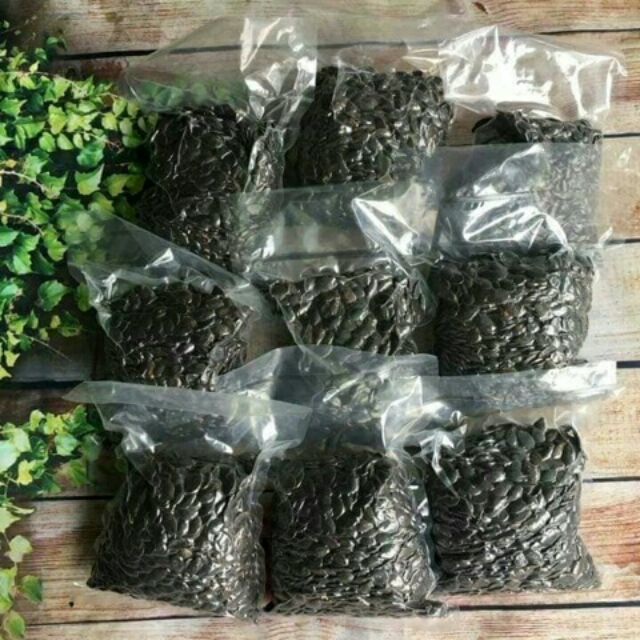 1kg hạt bí mèo đen đã rang chín loại 1 nhé khách