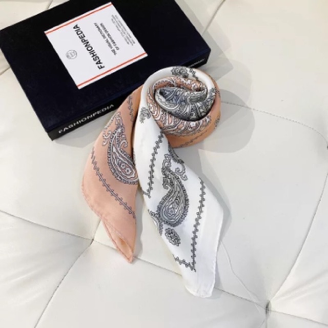 Khăn turban lụa vuông cao cấp choàng cổ size 70x70cm thanh lịch đa năng dùng làm áo yếm in hoa văn