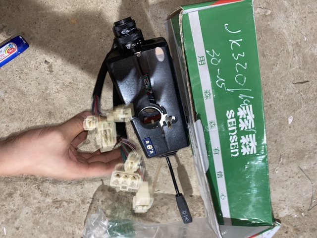 Sản phẩm gia đình làm: Công tắc tổng hợp JK320/140
