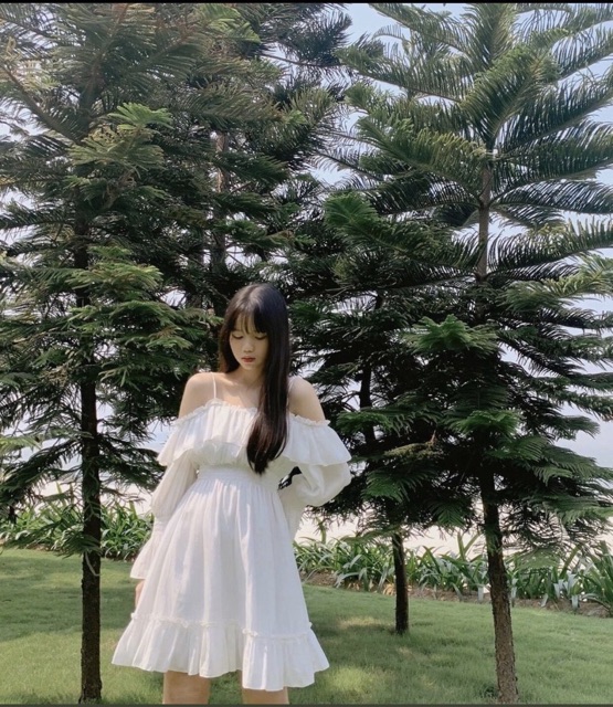 Đầm trắng trễ vai bèo xinh xắn KT | BigBuy360 - bigbuy360.vn