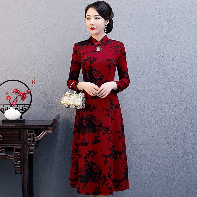 Sườn xám dài tay mới cao cấp cộng với nhung dày phong cách Trung Quốc ăn mặc retro phần trung niên dài che bụng sườn xám