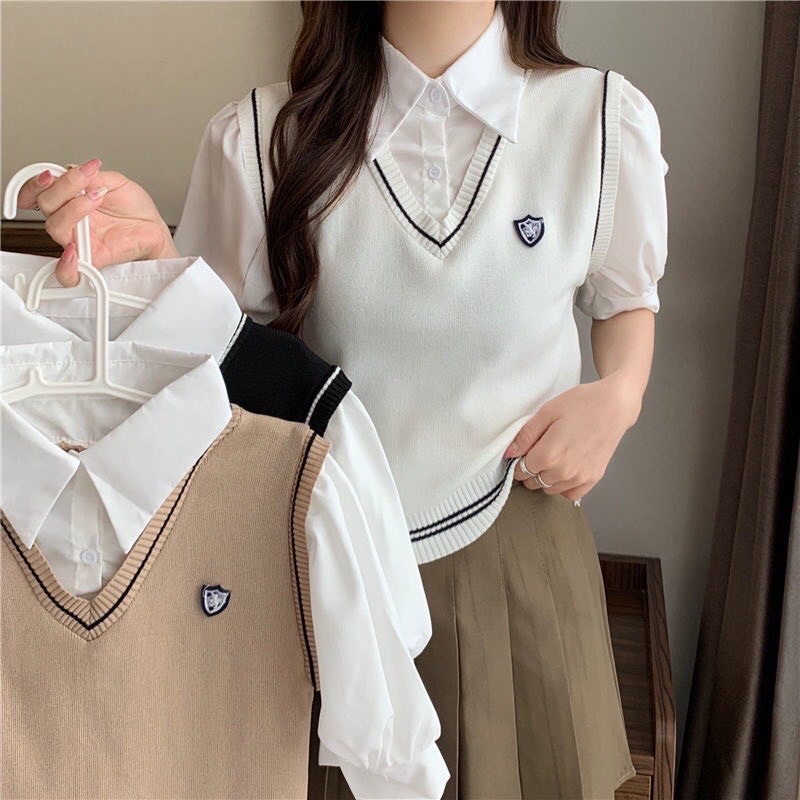 Áo ghile len học sinh cổ tim huy hiệu chất len mềm đẹp boong_clothing