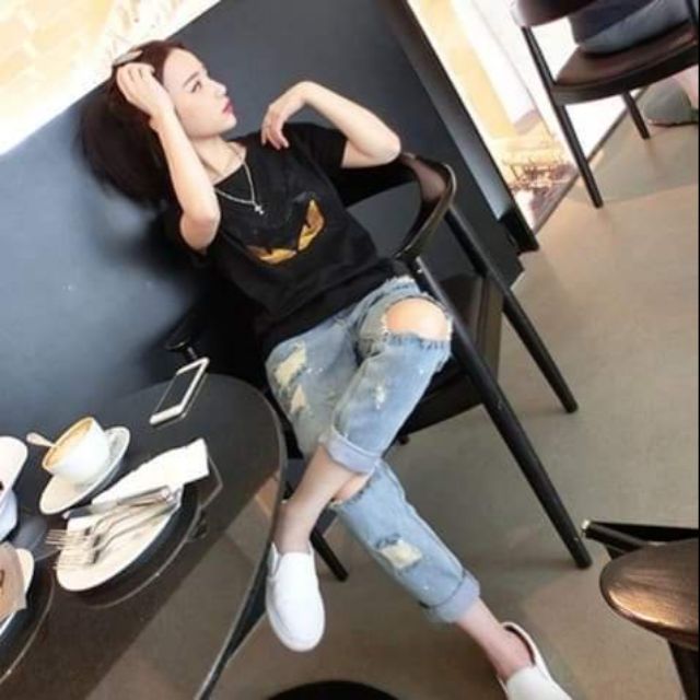 Quần jeans rách form baggy
