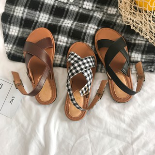 Sandal quai chéo