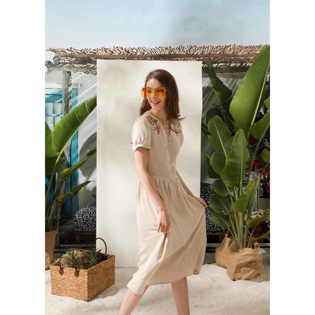 Váy đũi bèo thêu hoa - Thời trang thiết kế