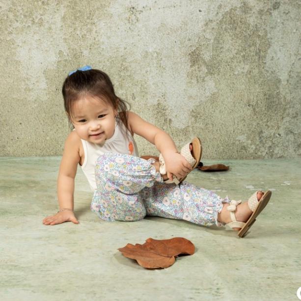 Chaang quần dài lanh bé gái SS2022
