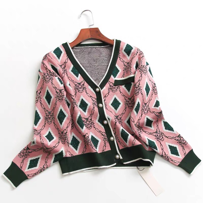 Áo len hoạ tiết Lily