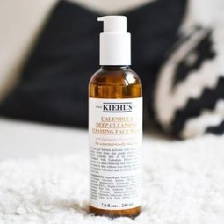 Sữa rửa mặt hoa cúc kiehls