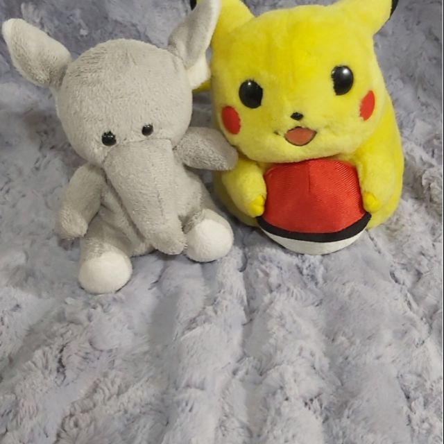 Thú bong pikachu và voi xinh