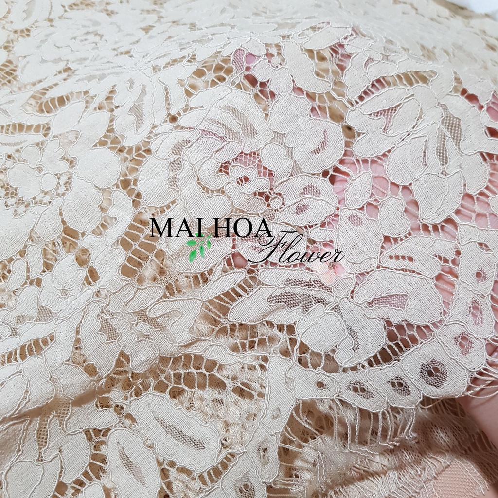 Vải ren màu kem nhạt dùng làm vải may váy áo, ren hai chân có co giãn 150x150cm, Maihoaflower
