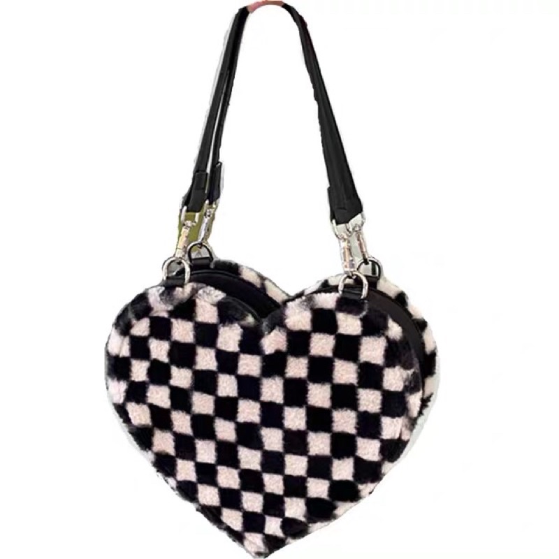 Túi xách lông hình trái tim, túi cắp nách y2k hoạ tiết caro checker board kèm xích