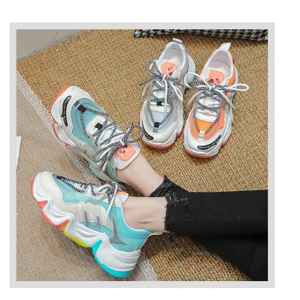 Giày sneaker độn đế