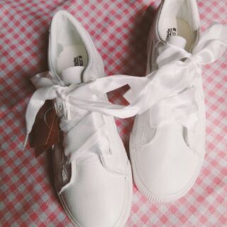 ORDER GIÀY THỂ THAO MÀU TRẮNG SNEAKER