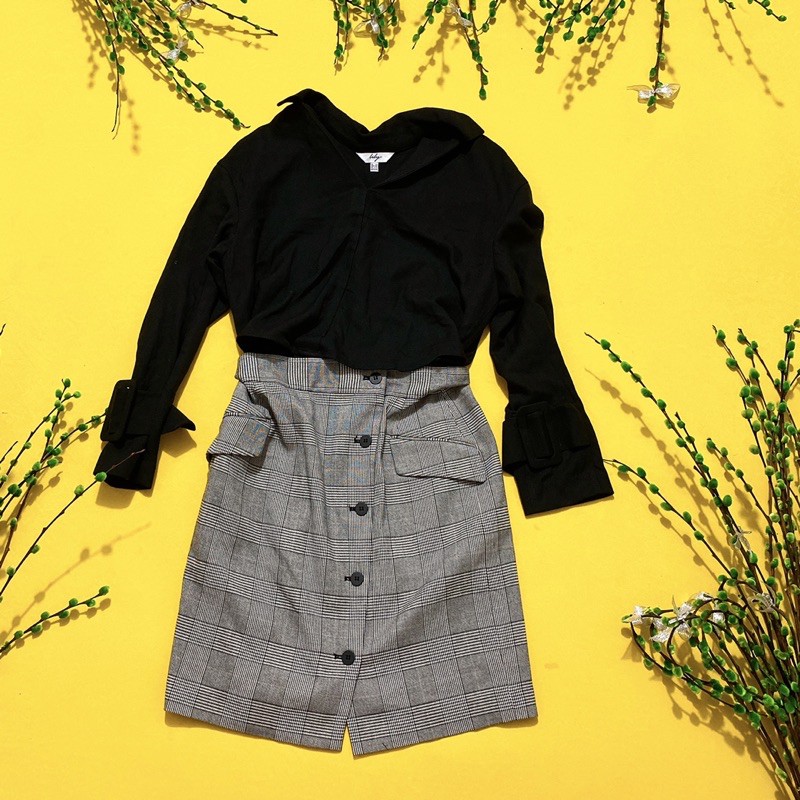 Đầm body kiểu cách độc lạ phối 2 màu kẻ ô size S