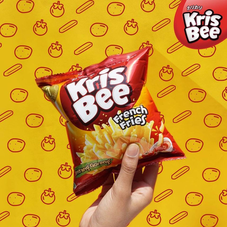 Snack khoai tây KrisBee French Fries có hũ sốt bên trong