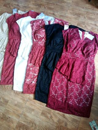 Đầm ren Cánh Dơi xả 455k