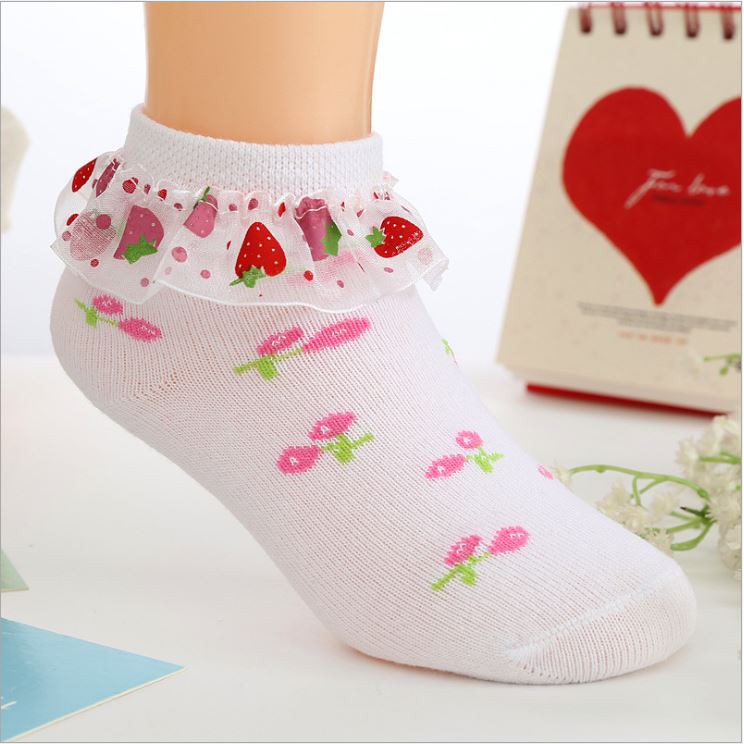 B69 Tất vớ cổ bèo ren in hình quả dâu tây cherry xinh xắn màu trắng/ hồng chất liệu cotton cho trẻ em