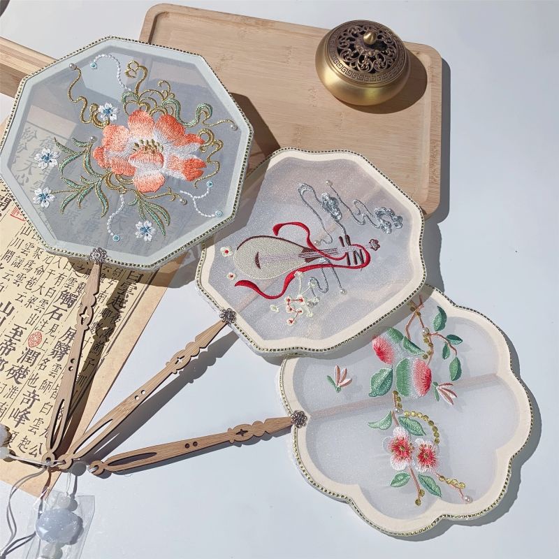 Quạt Tay Cầm Dài Thêu Họa Tiết Phối Tua Rua Phong Cách Cổ Điển Dùng Làm Đạo Cụ Chụp Ảnh