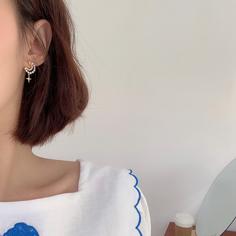 Bông tai hình mặt trăng/ ngôi sao đính đá lấp lánh thời trang phong cách Hàn Quốc