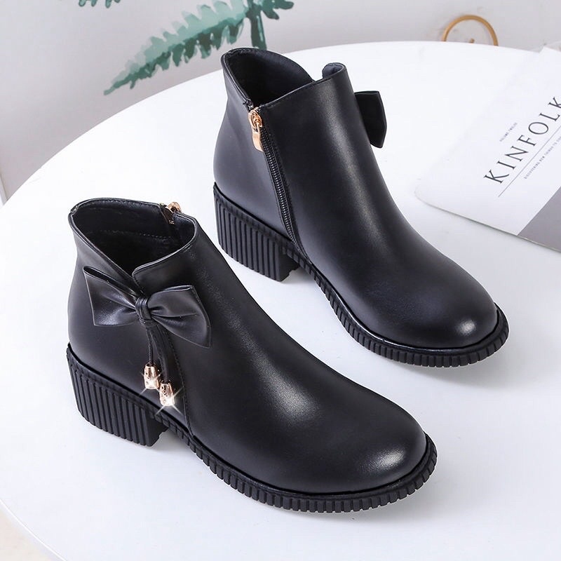 Giày Bốt nữ tính đính nơ 2 bên có khoá kéo, giày bốt cổ ngắn mặc cùng váy đế cao 5cm, giày bốt dịu dàng. | BigBuy360 - bigbuy360.vn