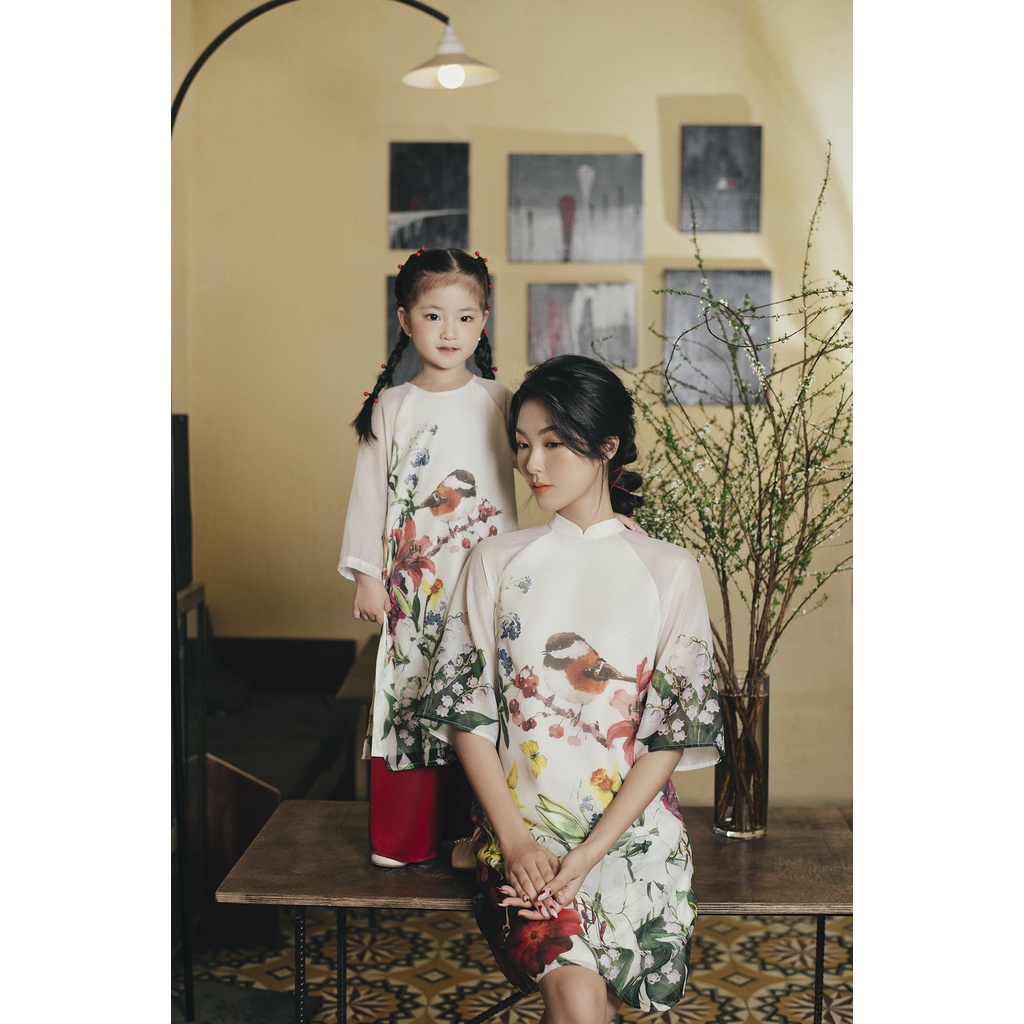 Kid áo dài màu trắng kem, quần đỏ 1AD2045 ADORE DRESS