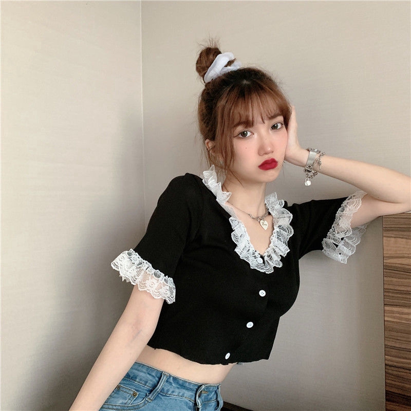 Áo Croptop Dệt Kim Tay Ngắn Cổ Chữ V Phối Ren Xinh Xắn Cho Nữ