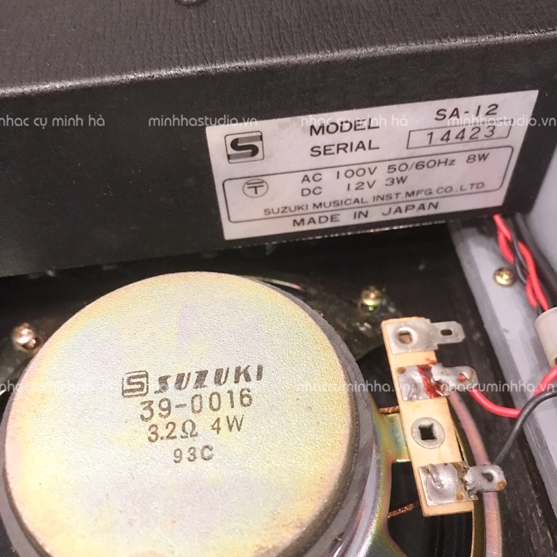 Ampli mini cho đàn guitar điện Suzuki SA-12, chạy pin hay ghim điện đều được, chơi hoàn hảo