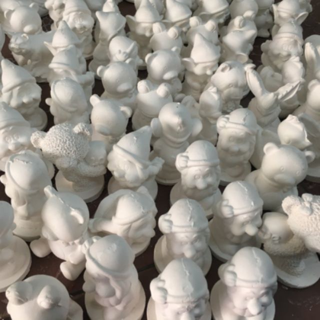 Tượng tô màu