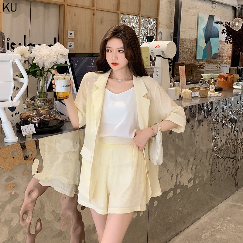 Bộ Trang Phục Ba Mảnh Gồm Áo Khoác Lửng Tay Lửng + Quần Short + Áo Vest Nhỏ Màu Trơn Phong Cách Hàn Quốc Thời Trang Mùa Hè Dành Cho Bạn Nữ 2022